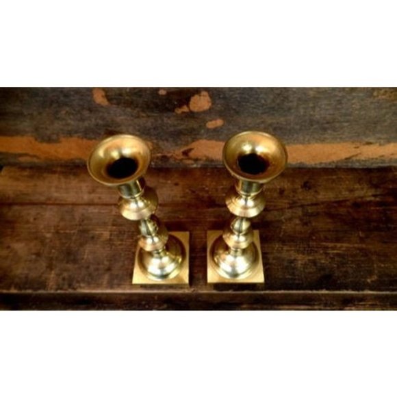 Vintage brass distressed / tarnished pillar spindle candlesticks - Picture 7 of 10